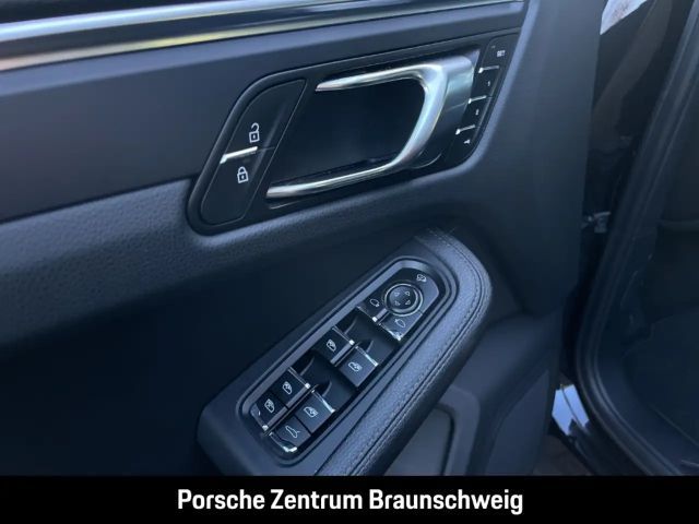 Porsche Macan Sportabgasanlage Luftfederung LED