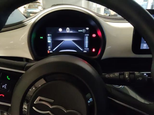 Fiat 500e Klimaautomatik Tempomat AppleCarPlay Bluetooth