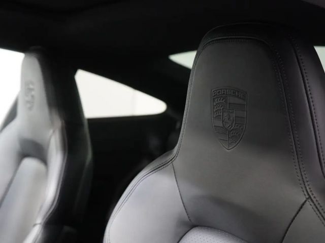 Porsche 911 4 Carrera Coupé