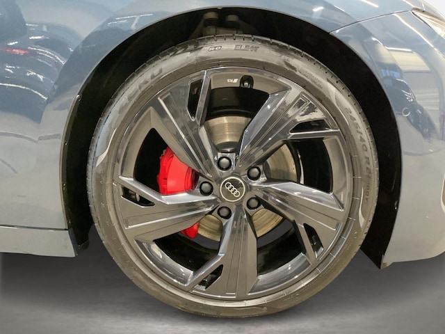 Audi A6 e-tron Avant Quattro