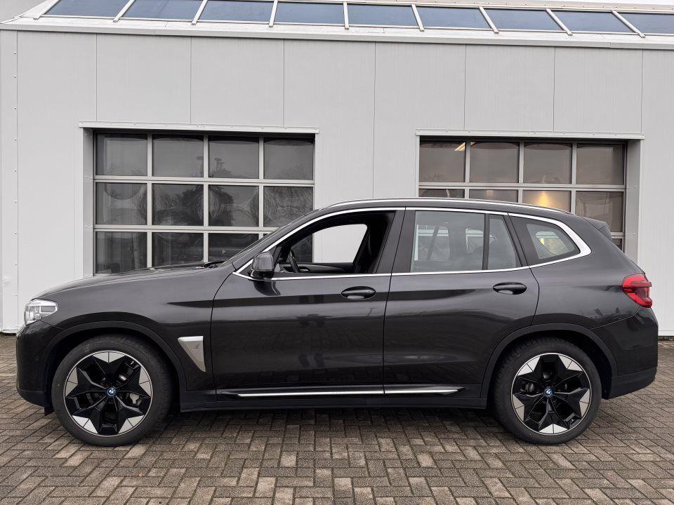 BMW iX3 iX3