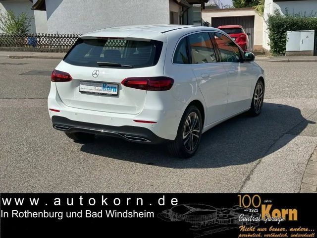 Mercedes-Benz B 200 Progressive Sedan