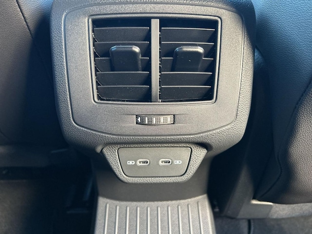 Volkswagen T-Roc 1.5 TSI DSG R-Line