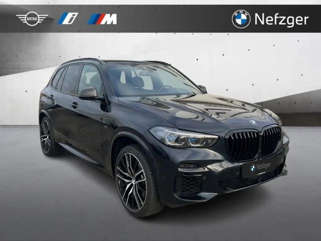 BMW X5 M50i