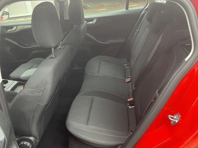 Ford Focus Titanium Wagon