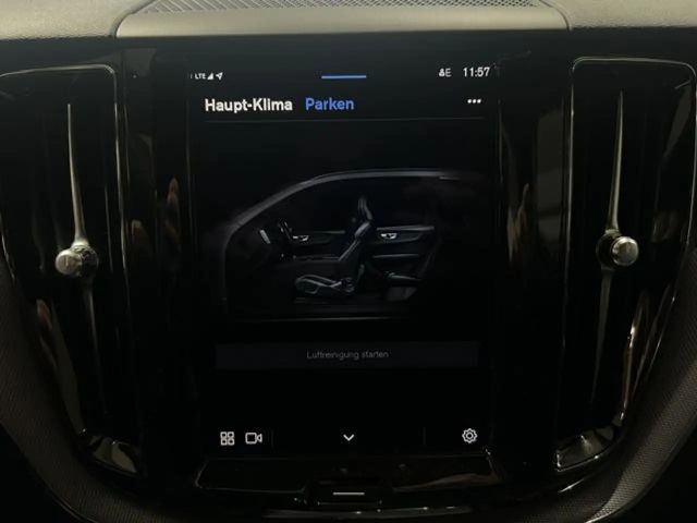 Volvo XC60 AWD Dark Plus