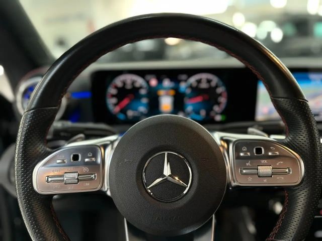 Mercedes-Benz CLA 200 AMG Line Sedan