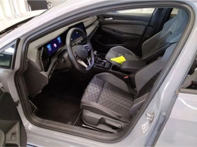 Volkswagen Golf 1.5 TSI R-Line Variant