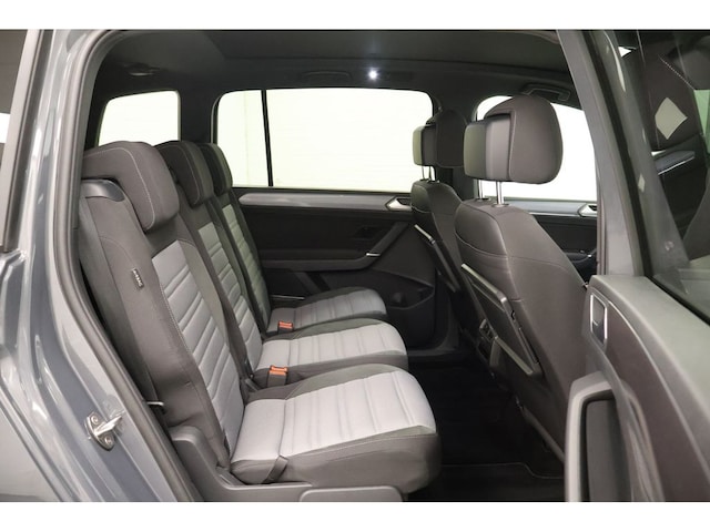 Volkswagen Touran 1.5 TSI DSG R-Line