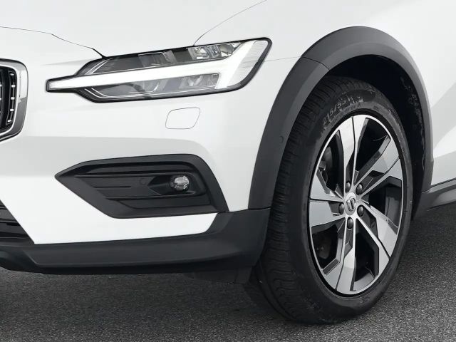 Volvo V60 Cross Country AWD Plus