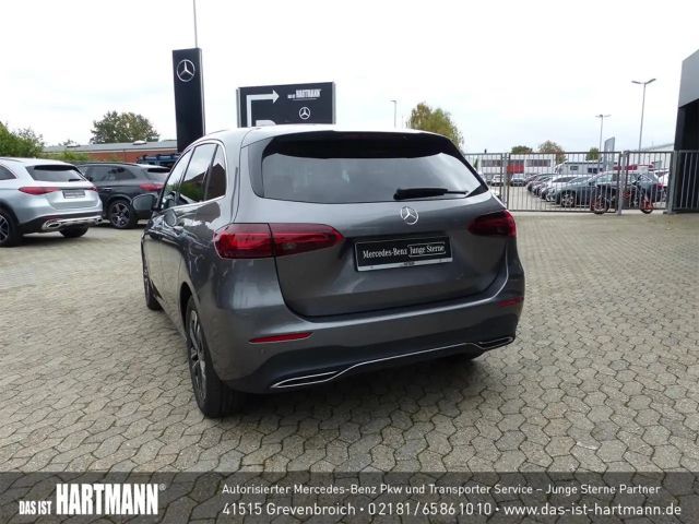 Mercedes-Benz B 180 Progressive Sedan