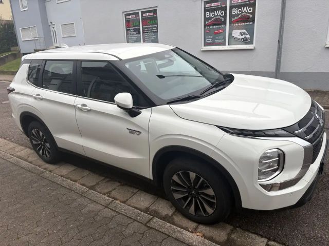 Mitsubishi Outlander 4WD PHEV