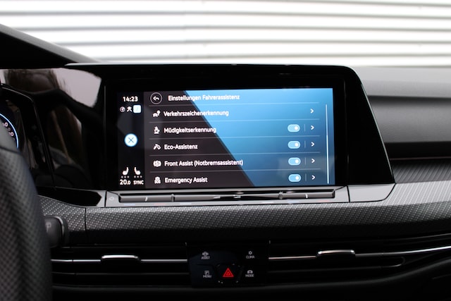 Volkswagen Golf 1.5 eTSI DSG IQ.Drive