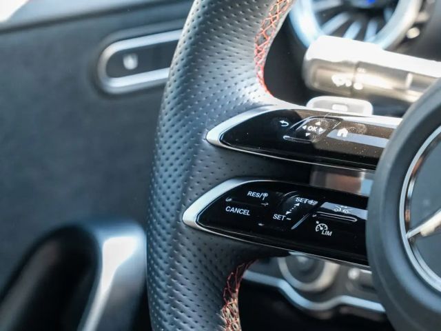 Mercedes-Benz CLA 200 AMG Line Coupé