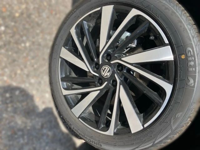 MG ZS 1.5 Hybrid+ Luxur