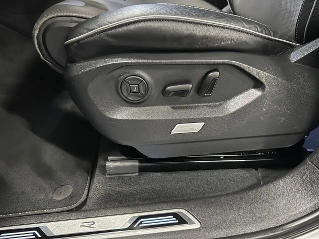 Volkswagen Touareg 4Motion R-Line