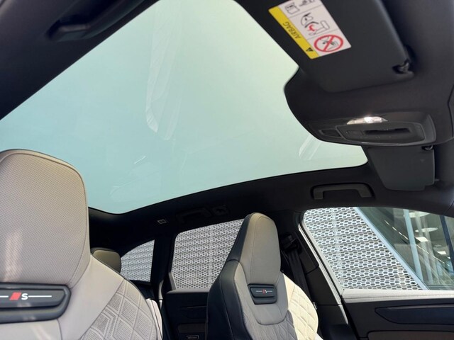 Audi A6 Avant Quattro S-Tronic