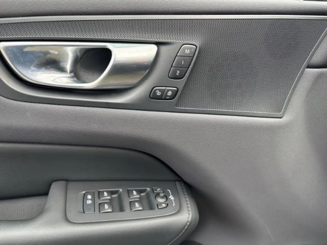 Volvo XC60 Dark Plus T6