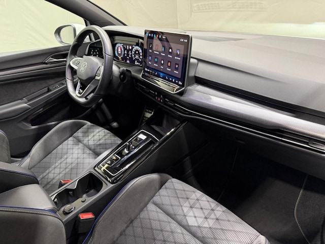 Volkswagen Golf 1.5 eTSI DSG R-Line