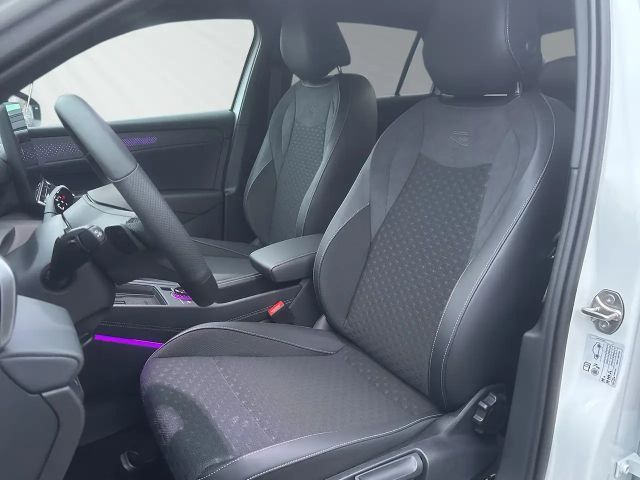 Volkswagen T-Roc 1.5 eTSI DSG R-Line