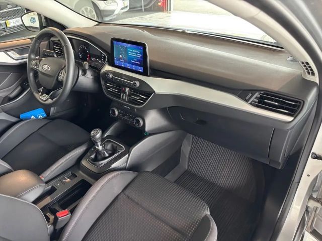 Ford Focus Cool & Connect Limited