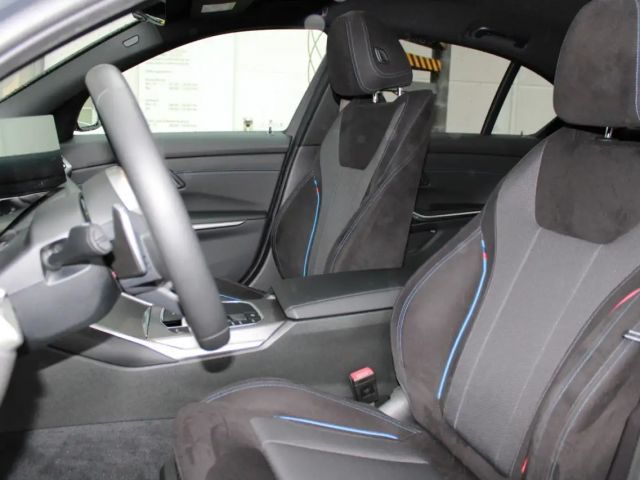 BMW 318 318i M-Sport Sedan