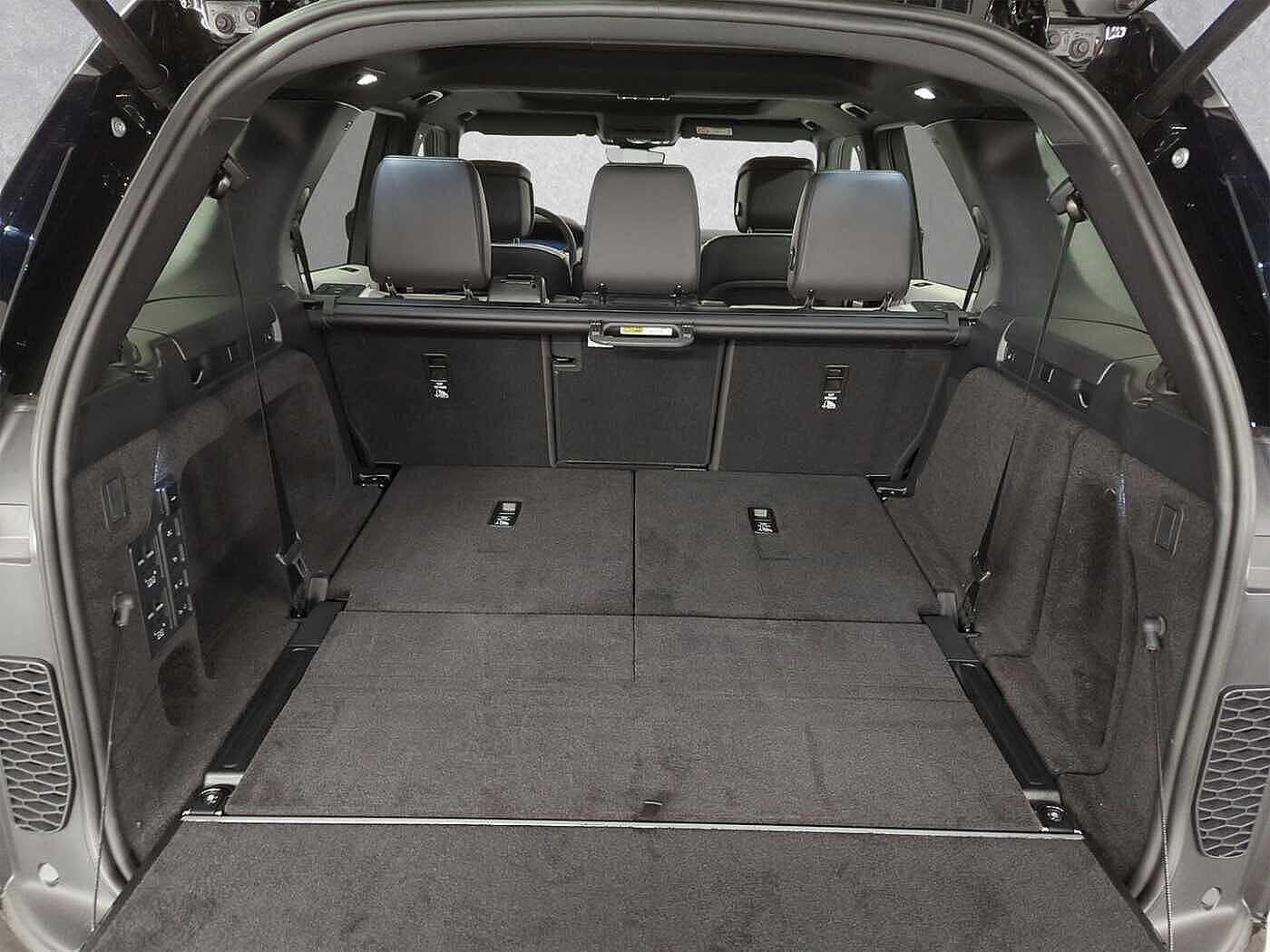 Land Rover Discovery D300 Dynamic HSE