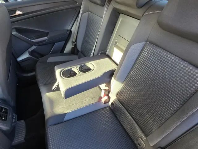 Volkswagen T-Roc Active