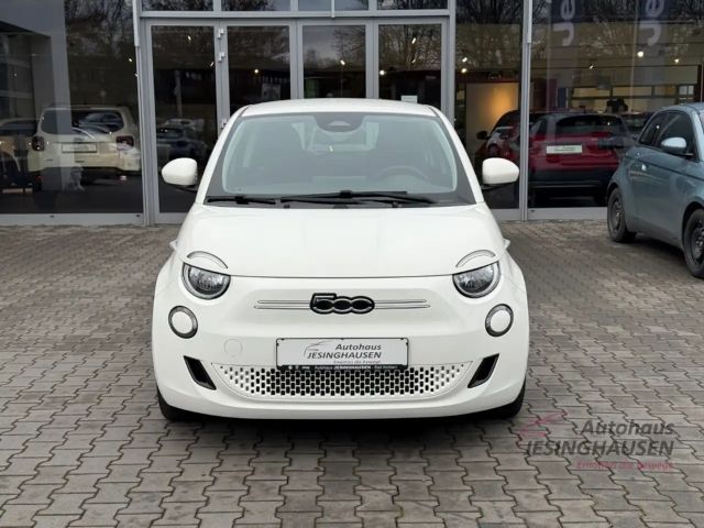 Fiat 500e 3+1+Klimaaut.+Keyless+Tempomat+Schildererkennung