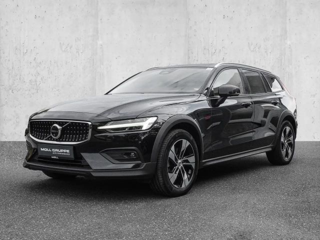 Volvo V60 Cross Country AWD Plus