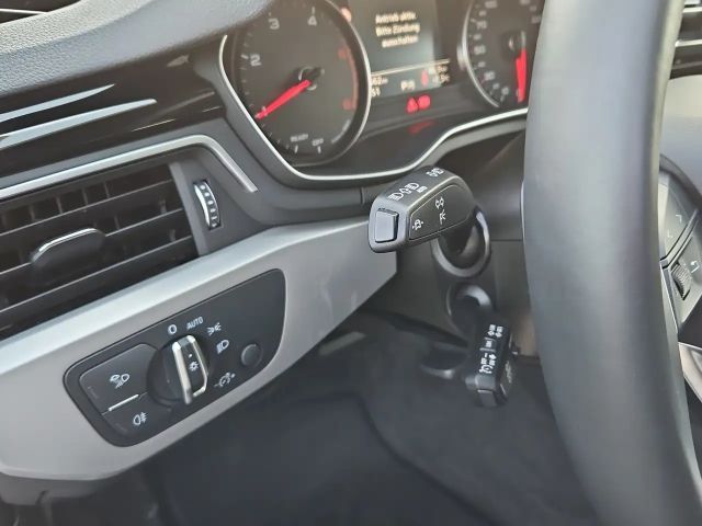 Audi A4 30 TDI Avant S-Tronic