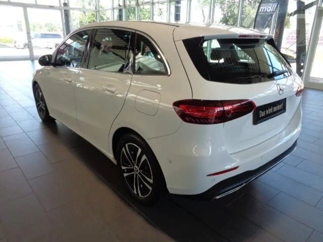 Mercedes-Benz B 180 KAMERA,LED,NAVI,NP:44.095,-