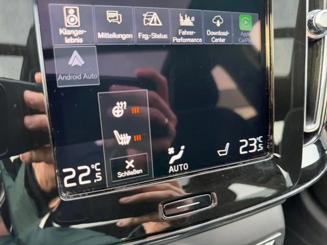 Volvo XC40 R-Design Recharge T5