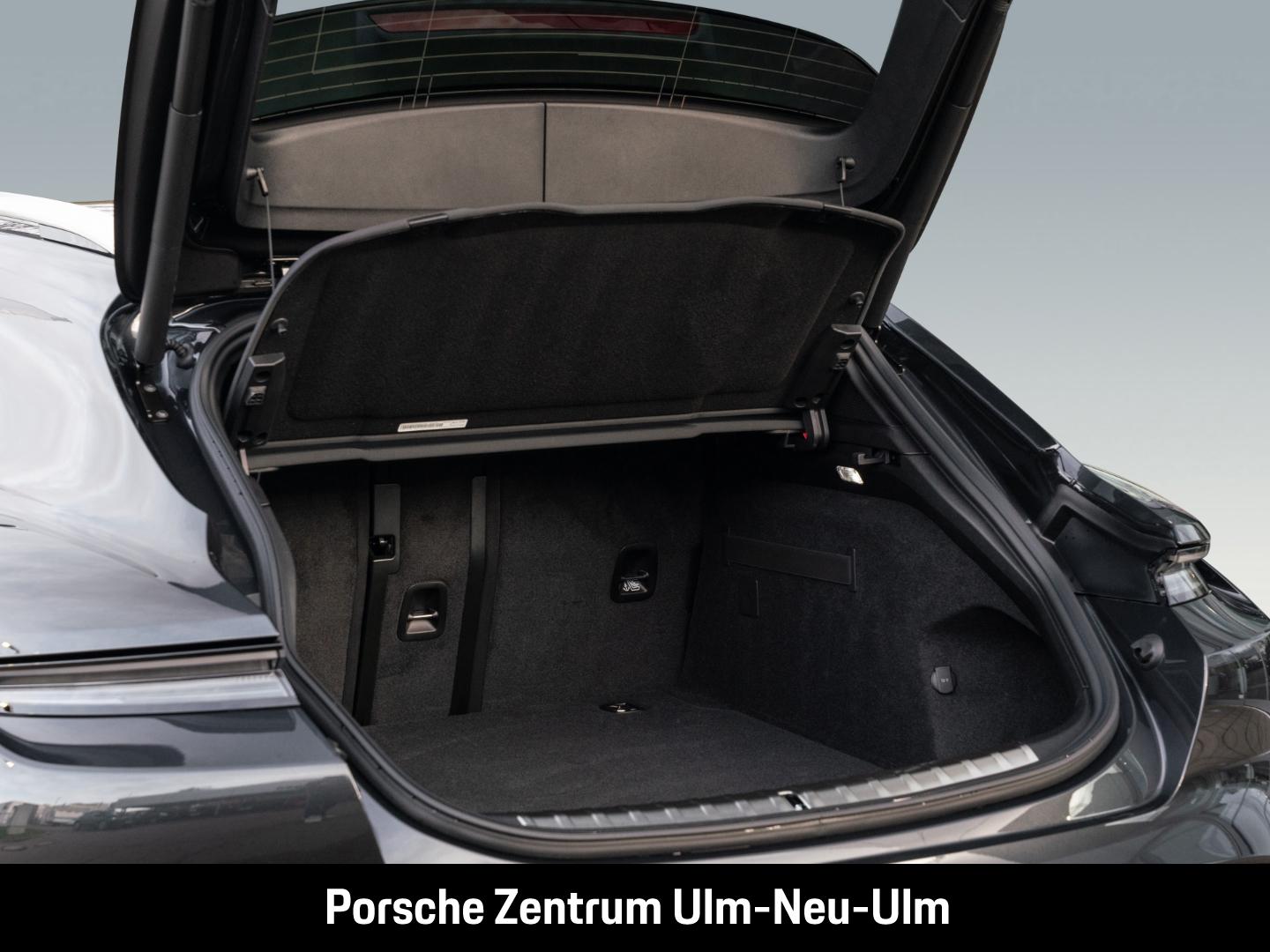 Porsche Taycan 4 Cross Turismo