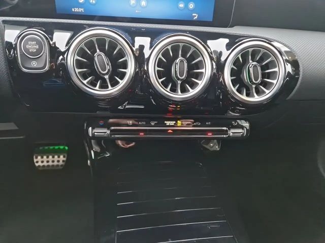 Mercedes-Benz CLA 200 AMG Line Coupé