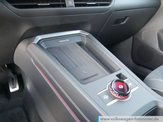 Volkswagen T-Roc 1.5 eTSI DSG IQ.Drive R-Line