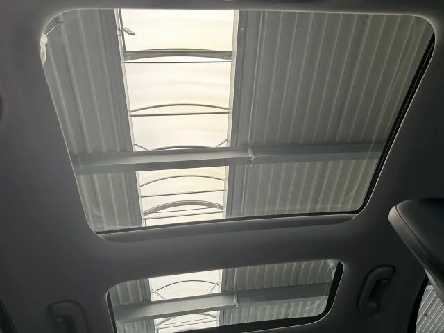 Mercedes-Benz C 300 AMG Line C 300 d Sedan