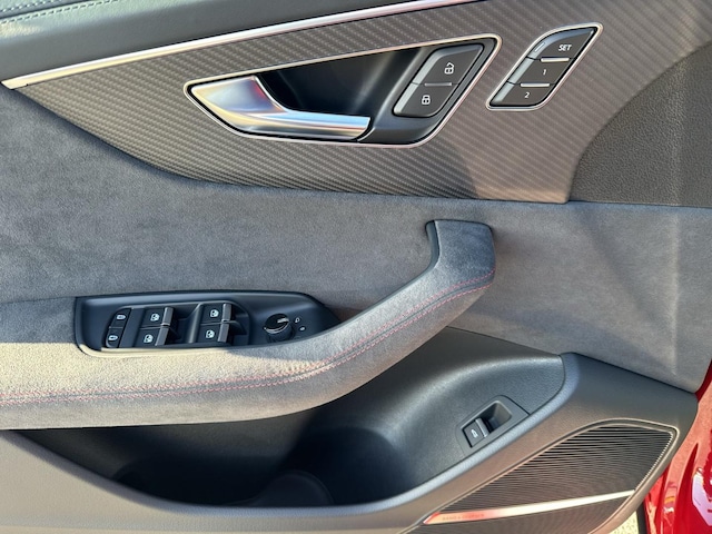 Audi RS Q8 Performance Quattro