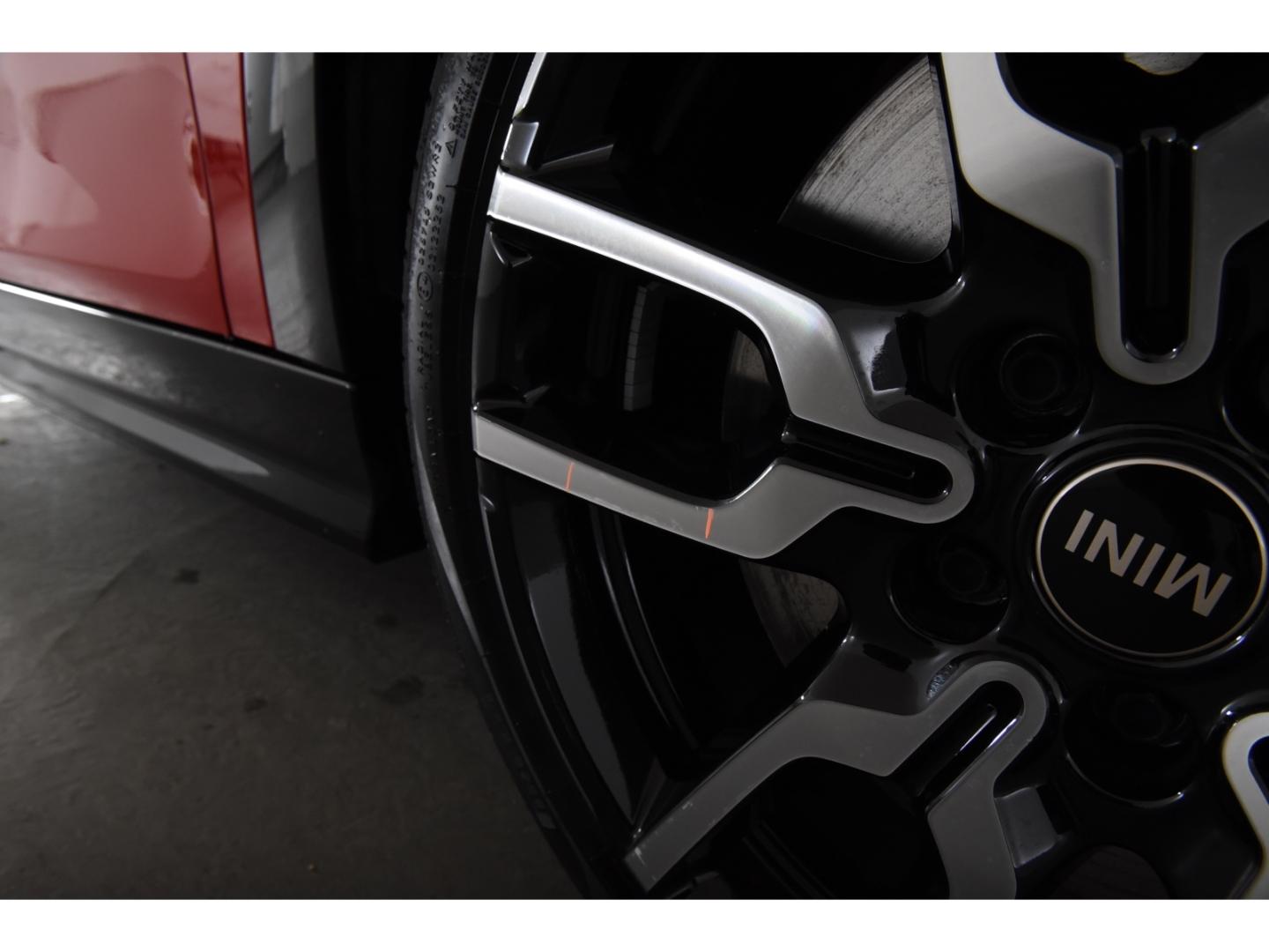 MINI Cooper John Cooper Works