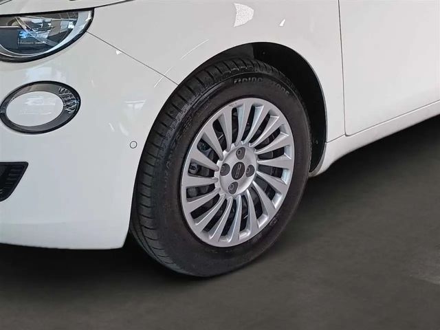 Fiat 500e Neuer 500 Kamera Sitzheizung CarPlay