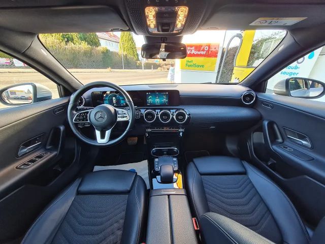 Mercedes-Benz A 200 Business Line Hatchback