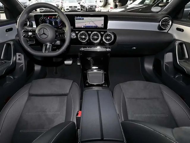 Mercedes-Benz CLA 200 AMG Line Coupé