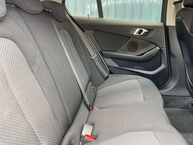 BMW 116 116i 5-deurs Sedan