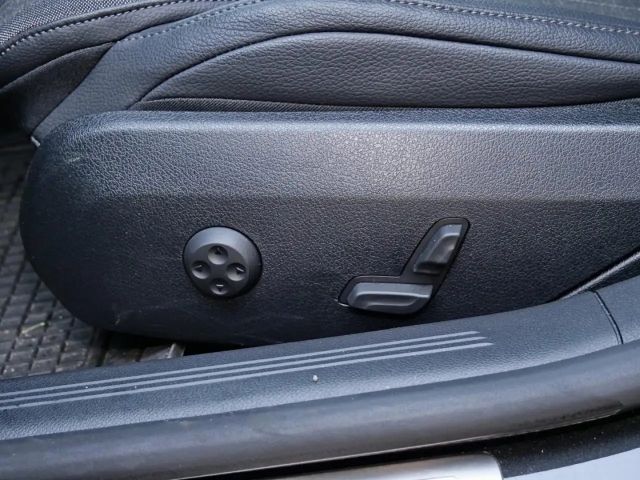 Mercedes-Benz E 220 AVANTGARDE E 220 d Sedan