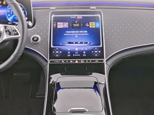 Mercedes-Benz EQE 350 Premium Sedan