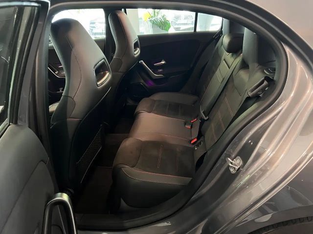 Mercedes-Benz A 180 AMG Line