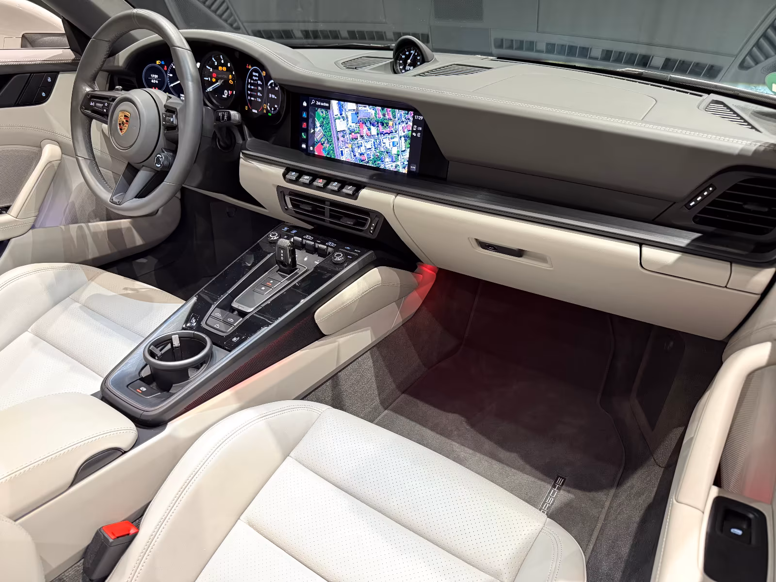 Porsche 911 992 Cabriolet Carrera GTS