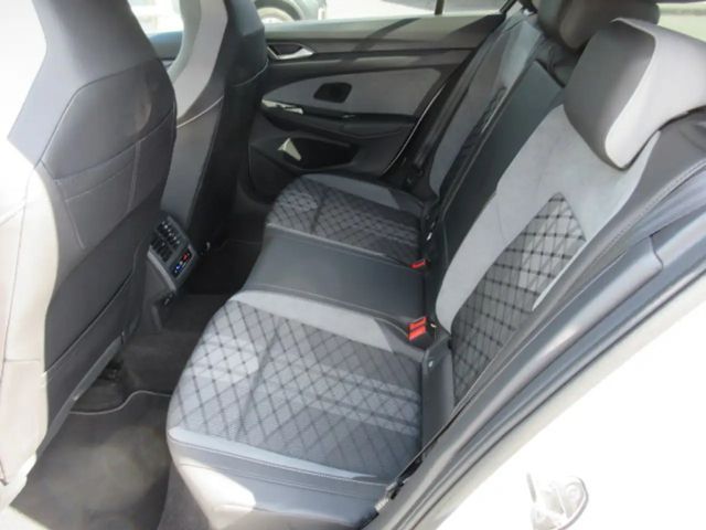 Volkswagen Golf 1.5 TSI IQ.Drive R-Line