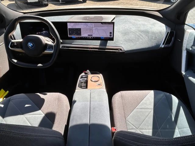 BMW iX xDrive40