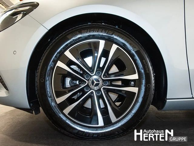 Mercedes-Benz B 200 Progressive Sedan